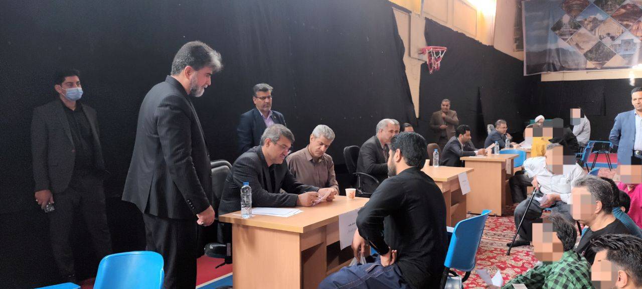 بررسی مشکلات ٢٠٠ نفر از زندانیان در دیدار با دادستان کرمان