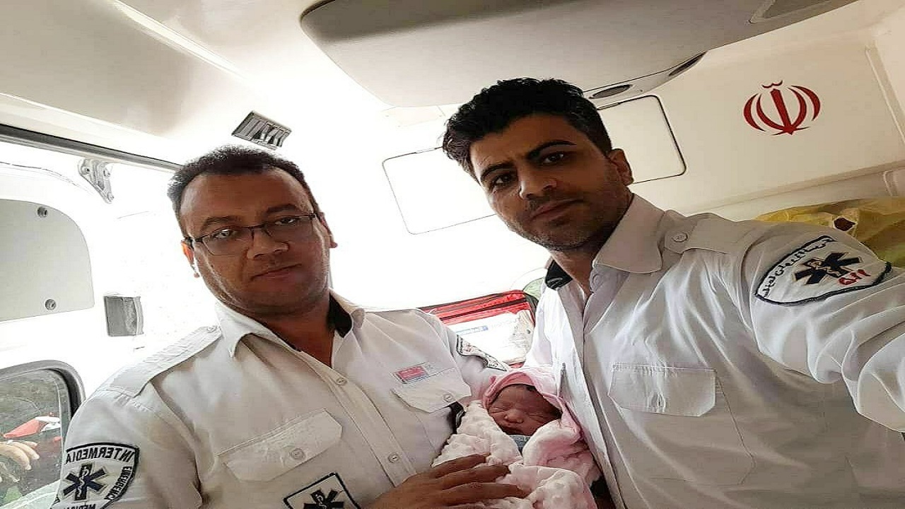تولد ۲۷ نوزاد درون آمبولانس به همت تکنسین‌های اورژانس زاهدان