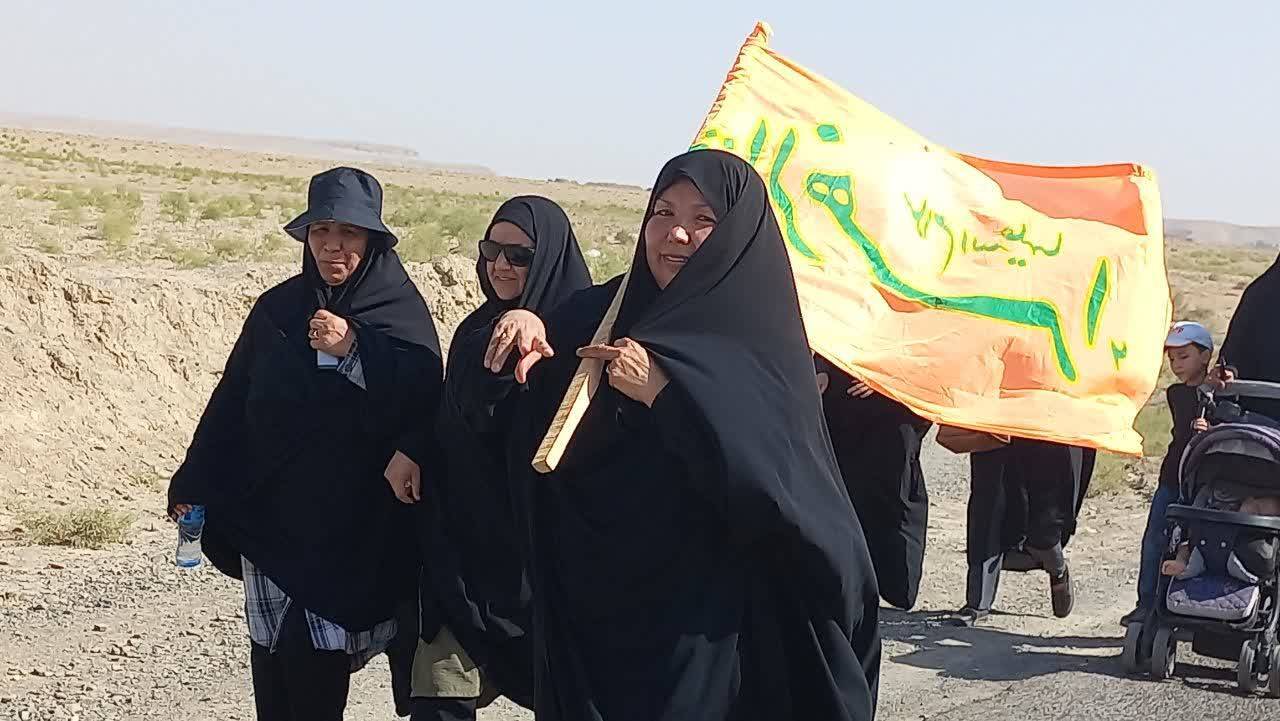 حضور بانوان در کاروان پیاده حرم رضوی