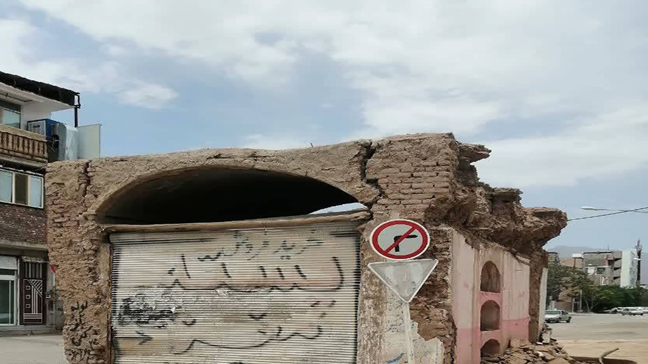 ساختمان ها و انبارهای نا ایمن را به آتش نشانی معرفی کنید