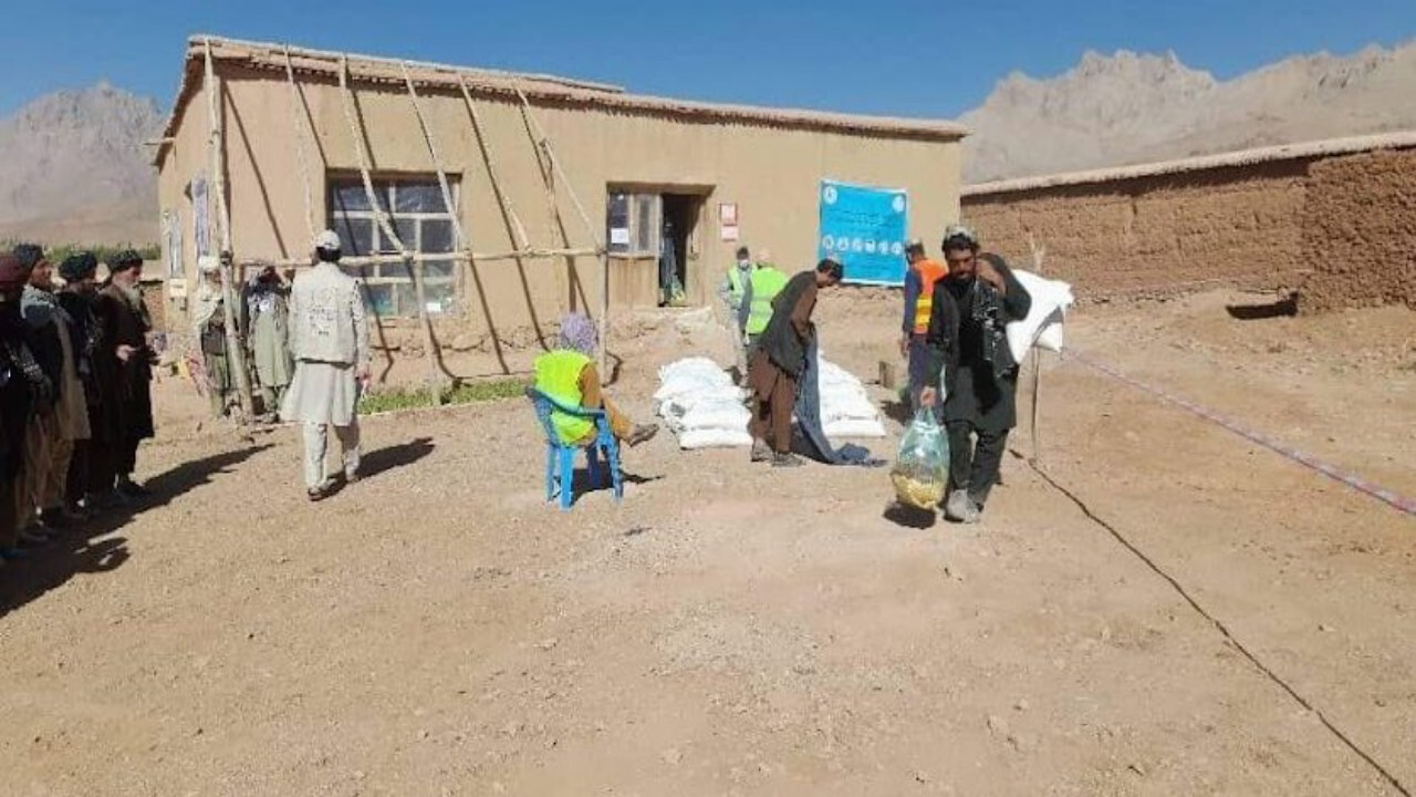 توزیع کمک به بیش از ۴ هزار خانواده نیازمند در غور