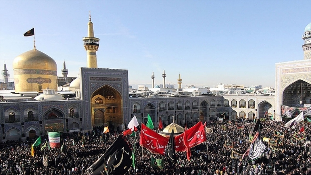اجتماع عظیم عزاداران نبوی و حسنی در حرم مطهر رضوی