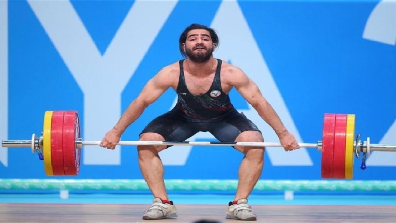 لحظه کسب طلای پرافتخار وزنه‌برداری توسط مصطفی جوادی + فیلم