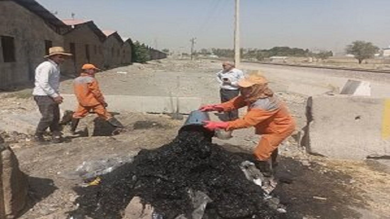 کانال ها و انهار منطقه ۲ کرج لایروبی شد