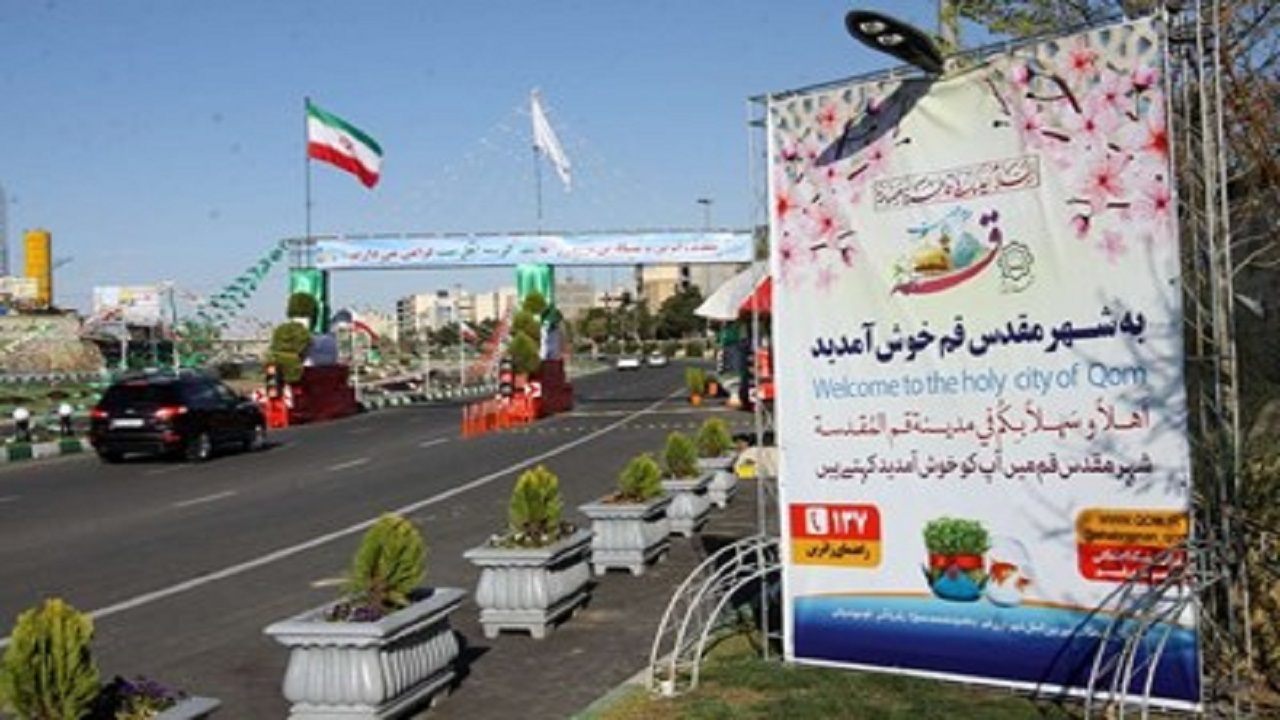 انتقاد عضو شورای شهر از اکران انبوه تابلو‌های تبلیغاتی در ورودی‌های قم