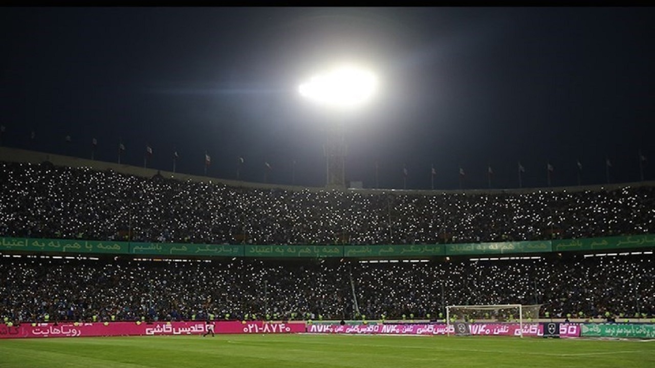 نصب سکو‌های ورزشگاه آزادی تا بازی پرسپولیس - النصر/ چمن در نوبت بازسازی