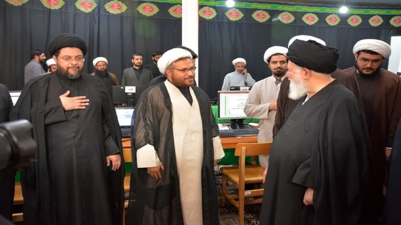 بازدید آیت‌الله علم‌الهدی از قرارگاه جهادی هم‌‌محله امام رضا(ع)