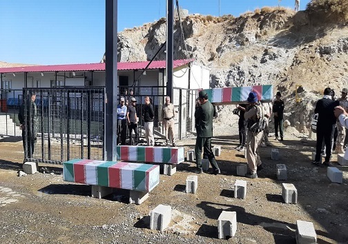 پیکر مطهر ۲۴ شهید دوران دفاع مقدس وارد کشور شد+فیلم و عکس