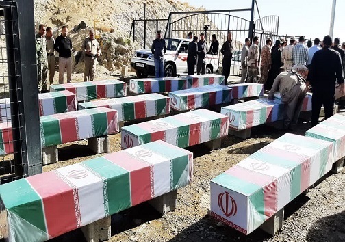 پیکر‌های مطهر ۲۳ شهید دوران دفاع مقدس وارد کشور شد+فیلم و عکس