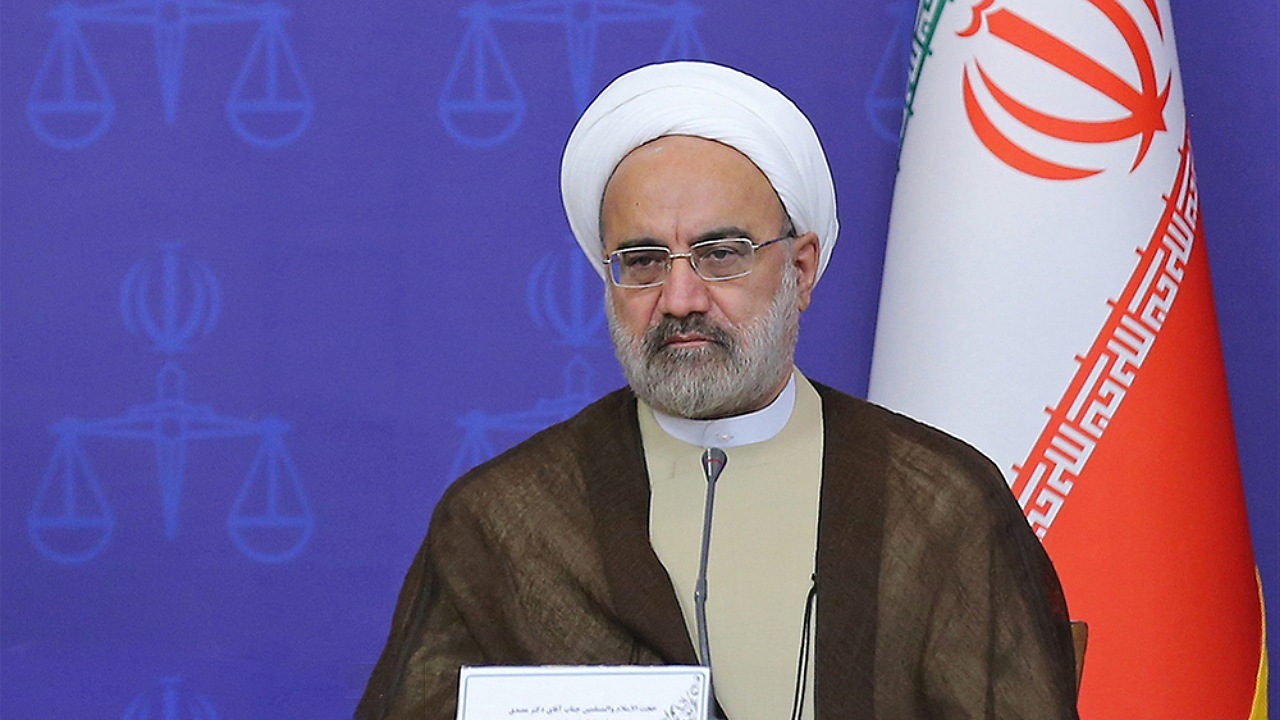 مرکز و کانون وکلا نمی‌توانند همانند یک بنگاه کسب و کار تلقی شوند