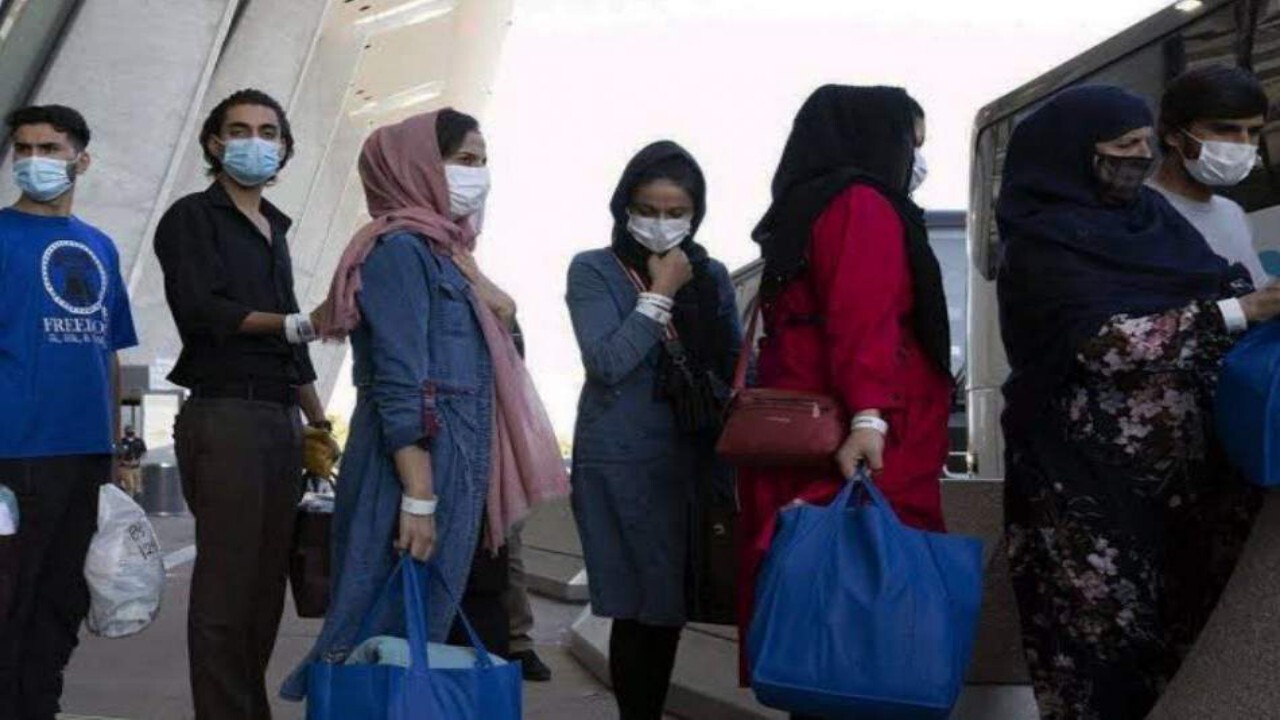 انتقال ۳۳۰ پناهجوی افغانستانی به کانادا
