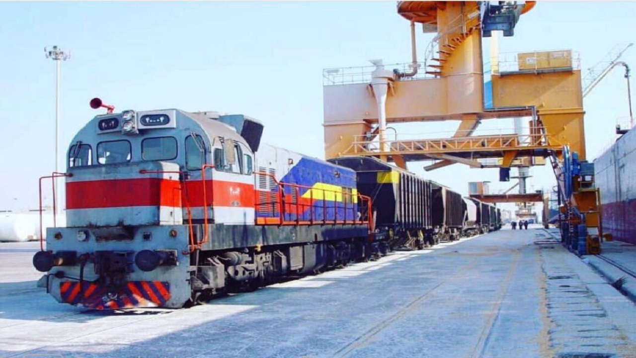 رشد ۱۱۳ درصدی بارگیری کالا در راه آهن لرستان