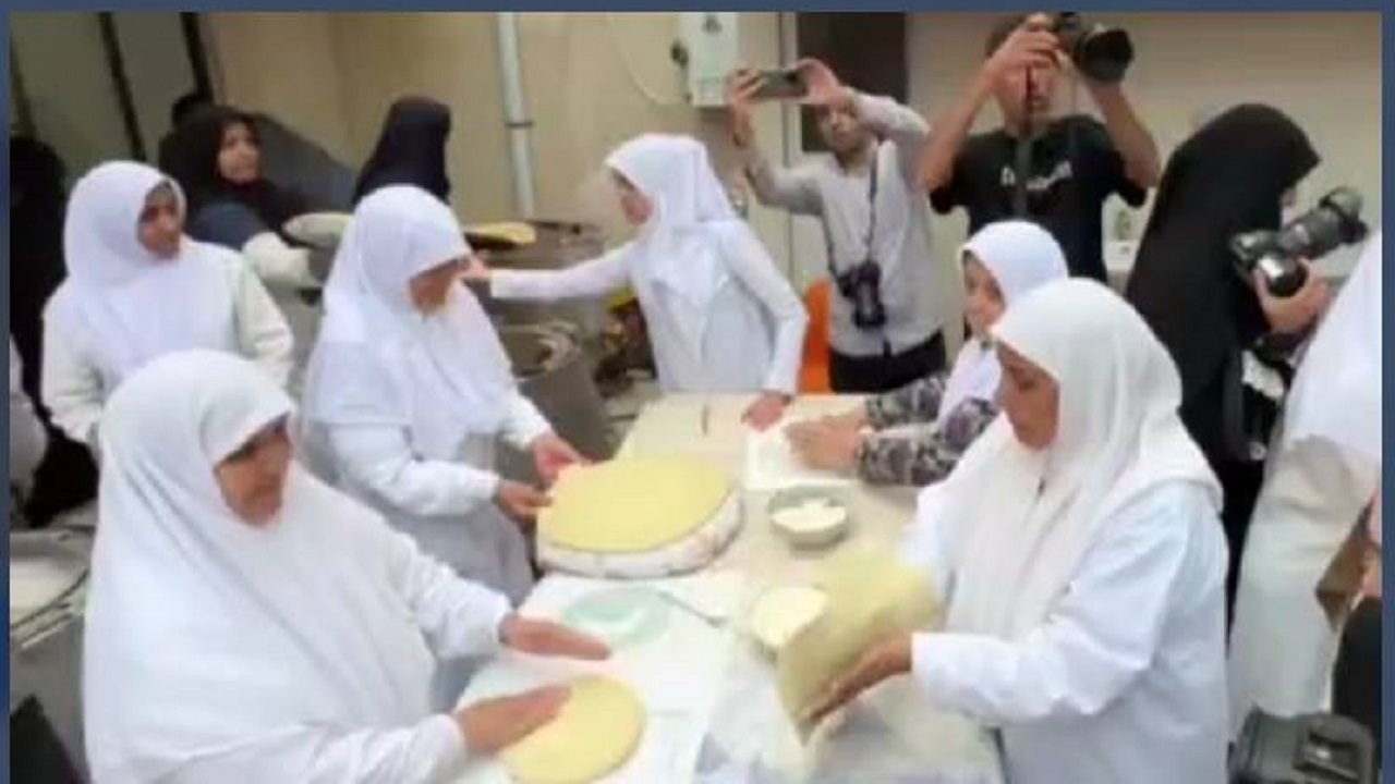 نسل جدید گردان نانوا‌ها این بار درحال خدمت به زائران پیاده امام رضا (ع) + فیلم


























 فیلم