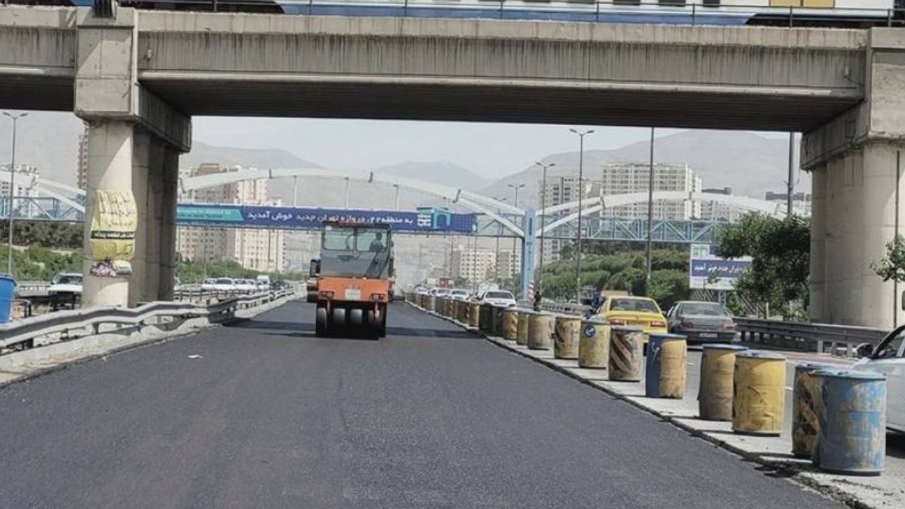 آغاز عملیات بهسازی آسفالت معابر بزرگراهی منطقه ۲۲