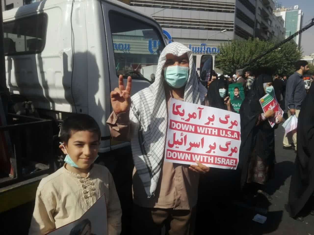 محمدعلی کارخانه در راهپیمایی ۱۳ آبان سال ۱۴۰۱