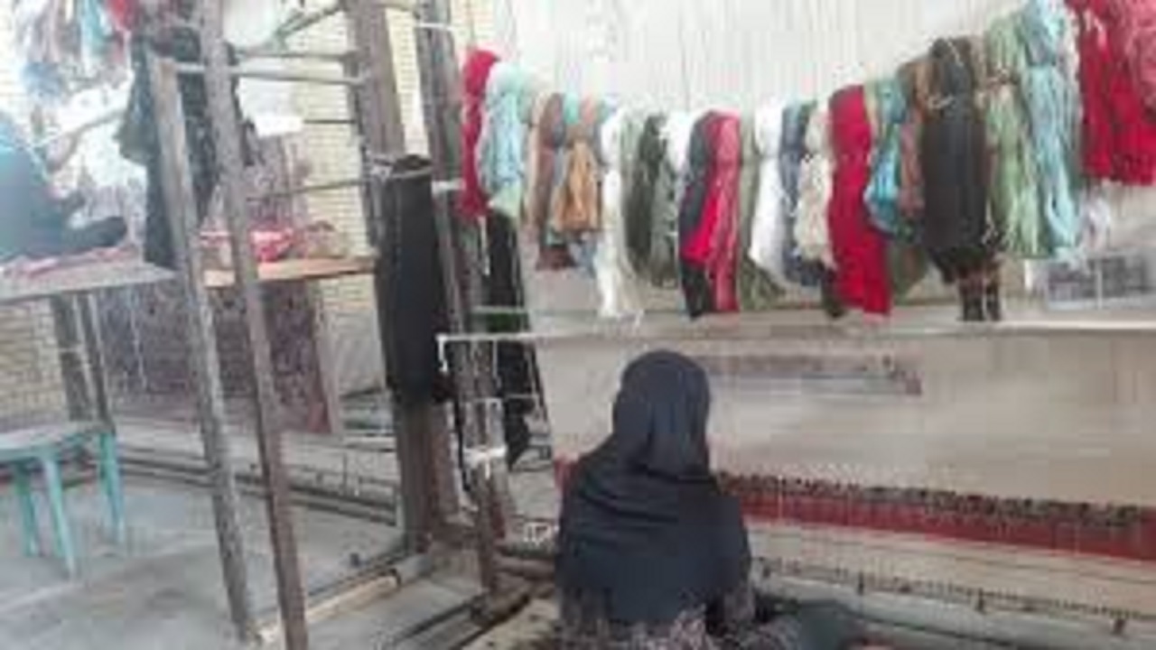 طرح توسعه فرش دستبافت در سیستان اجرا شد