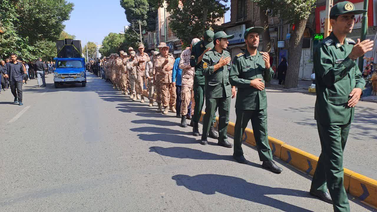 حضور نظامیان دردسته عزاداری