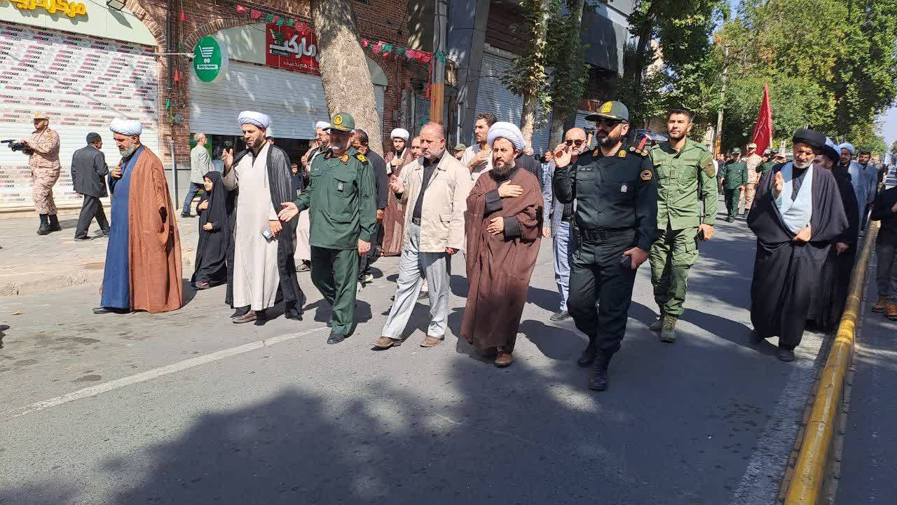 حضورمسئولان در دسته عزاداری