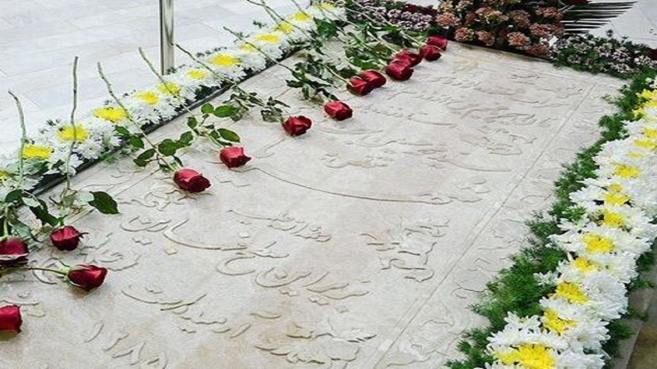 مقبره الشعرای تبریز گلباران شد
