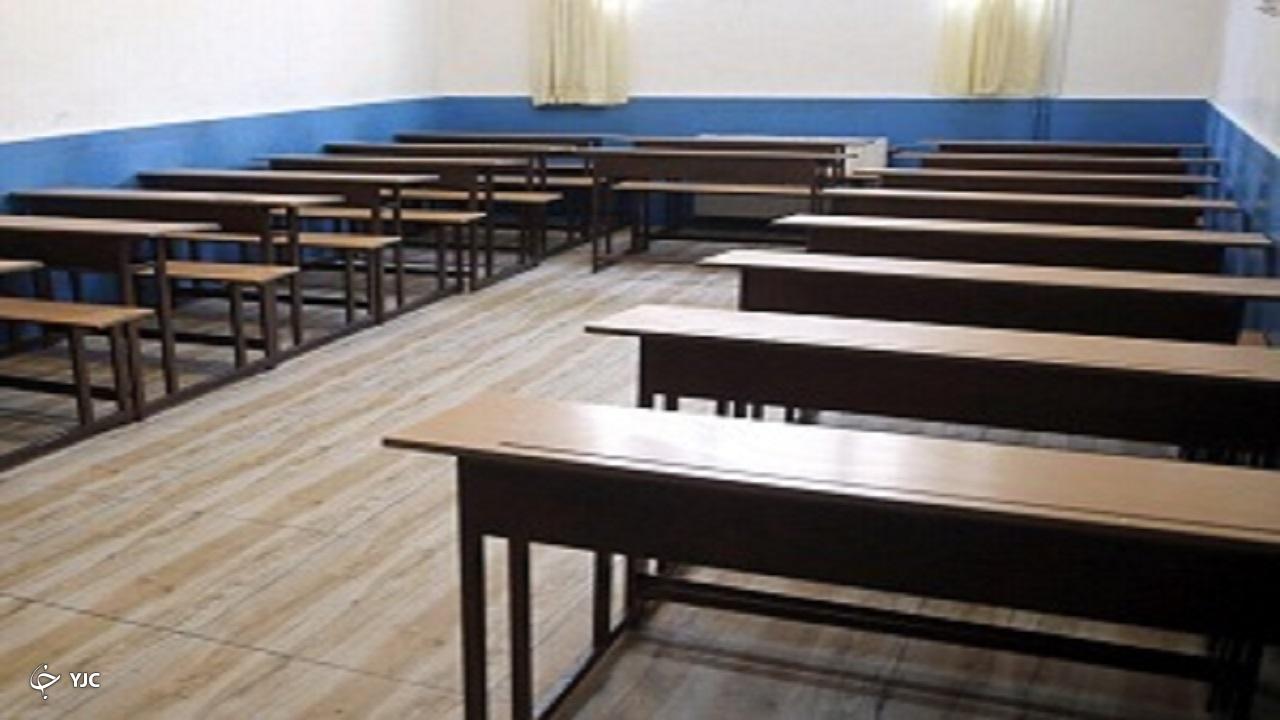 توزیع ۲ هزار و ۳۰۰ میز و نیمکت بین مدارس کم برخوردار آذربایجان‌غربی