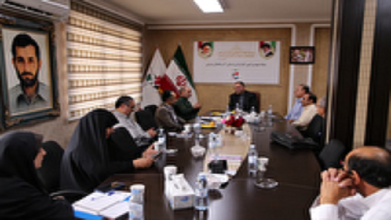 نشست معاونان بهداشت و درمان بنیاد شهید در تبریز