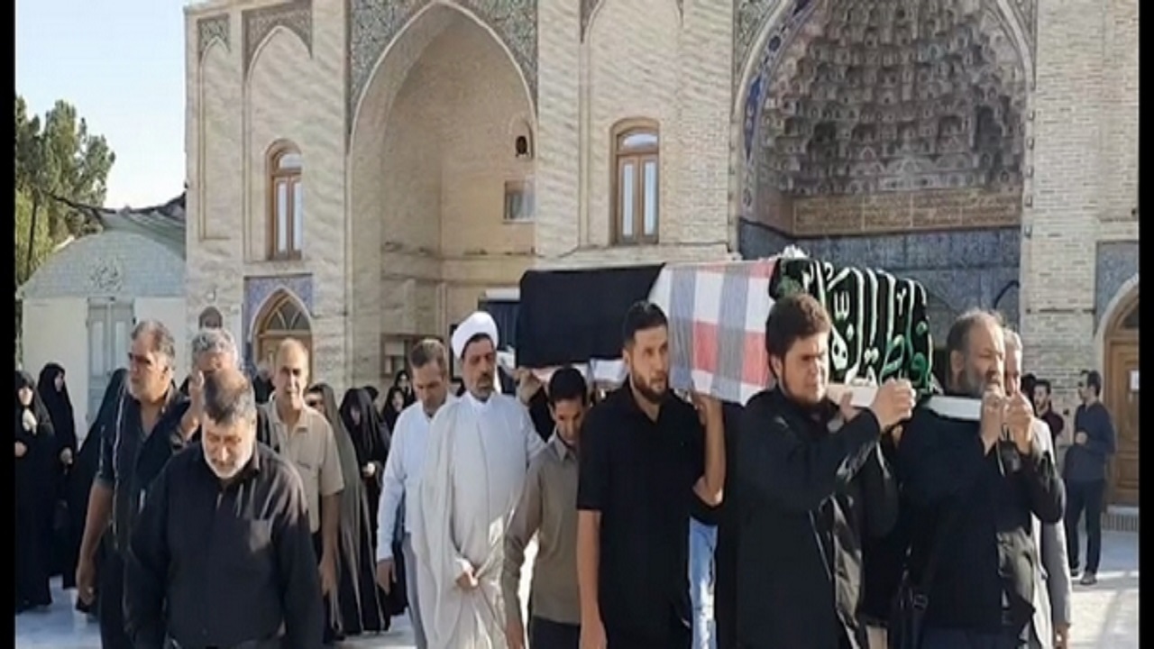 تشییع پیکر مادر والامقام چهار شهید در قم