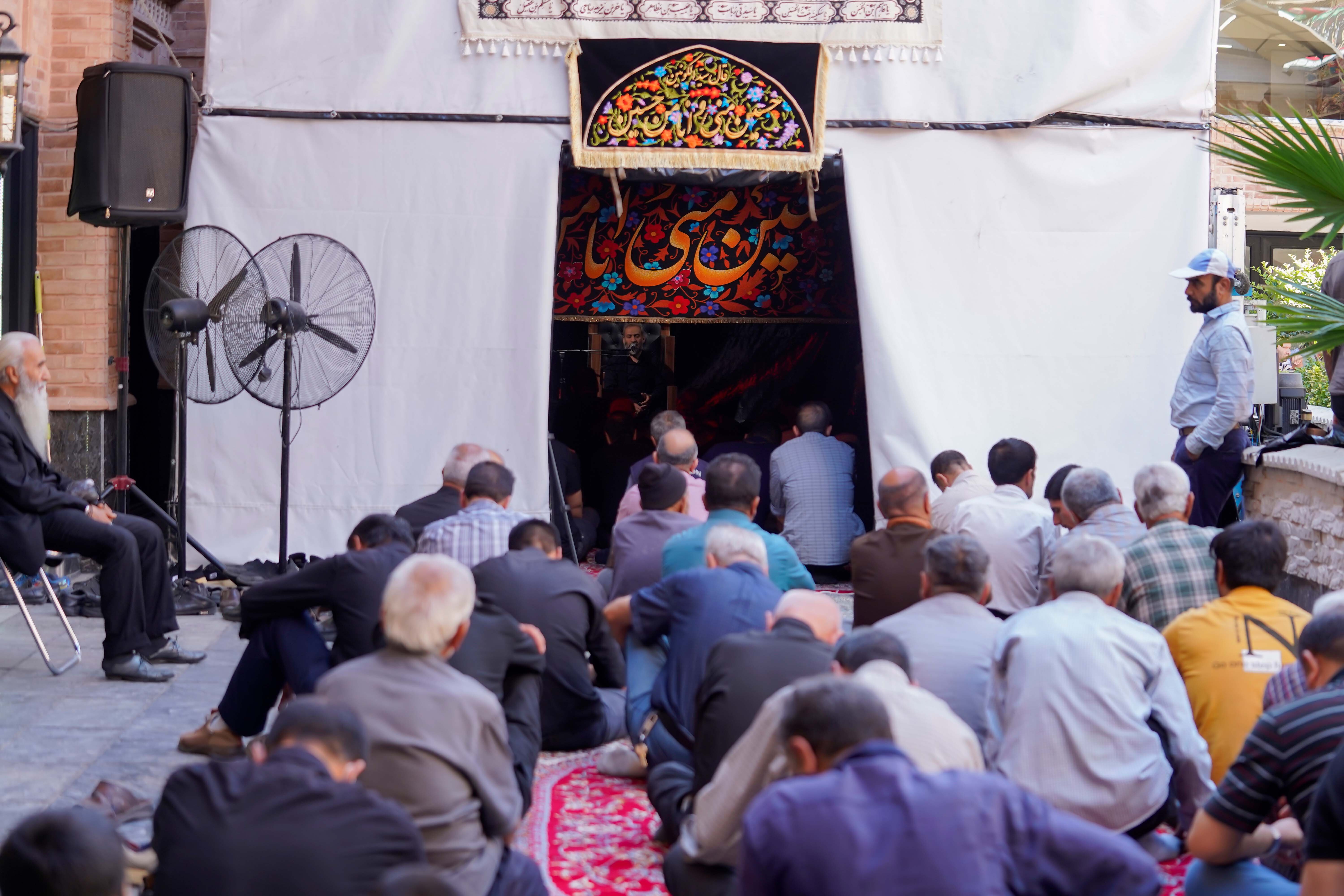 باز شدن گره بسیاری از مشکلات به دست وقف