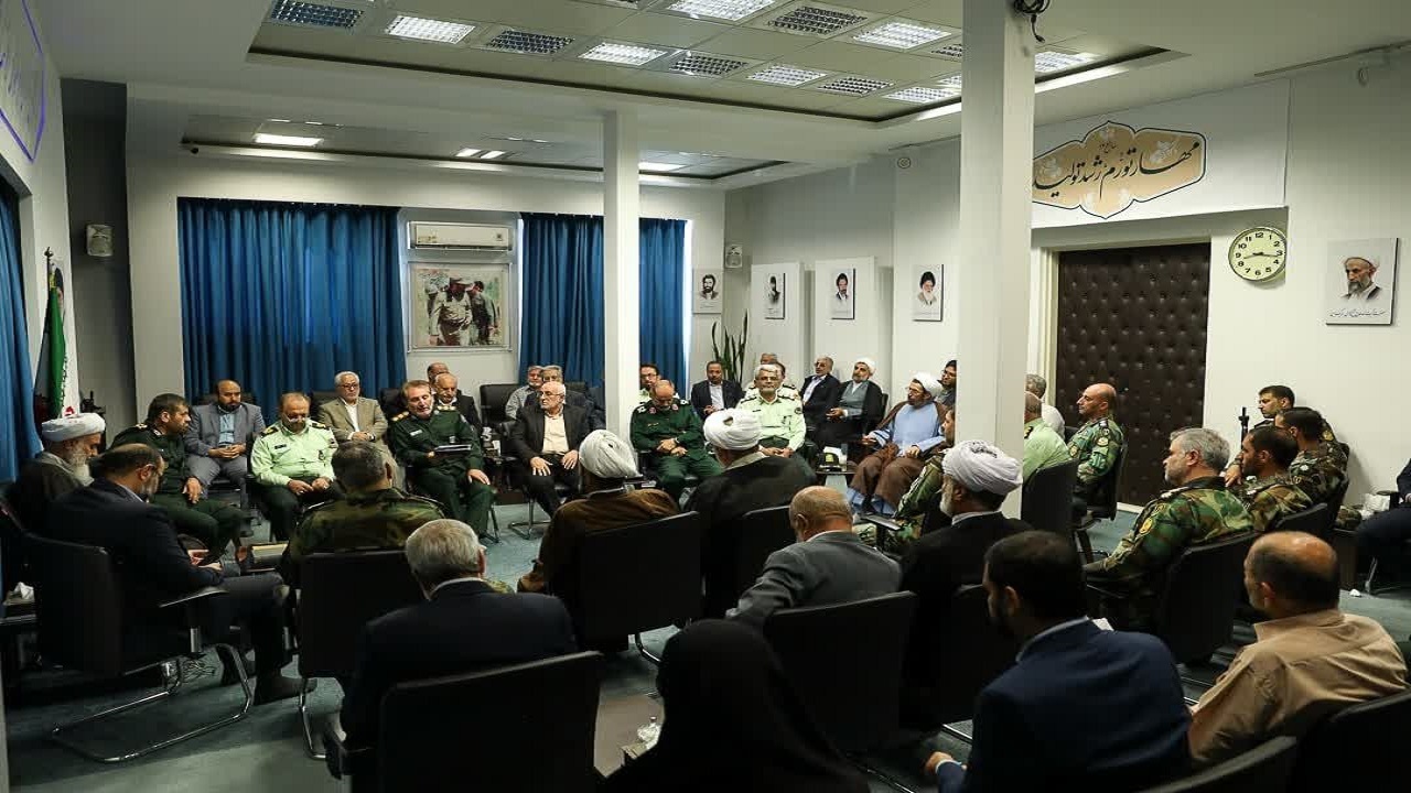 دیدار جمعی از فرماندهان نظامی استان قزوین با نماینده ولی فقیه