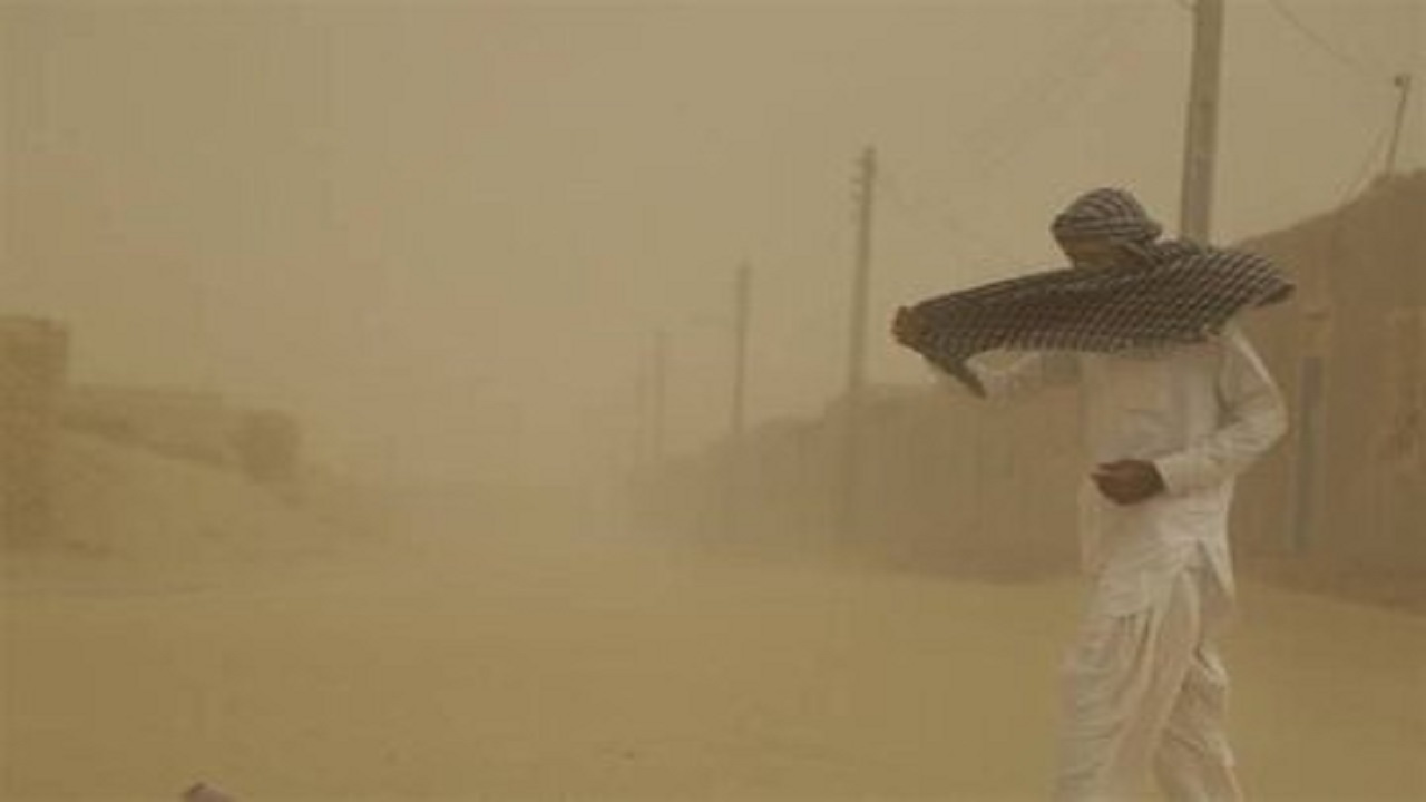 توفان با سرعت ۱۰۴ کیلومتر بر ساعت زابل را درنوردید/ کاهش شعاع دید تا ۸۰۰ متر/تعطیلی ادارات+ فيلم
