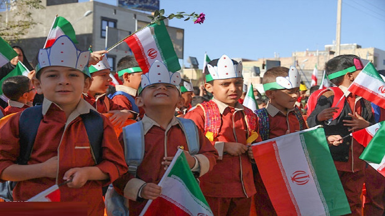 جشن شکوفه‌ها در مدارس سراسر کشور برگزار شد