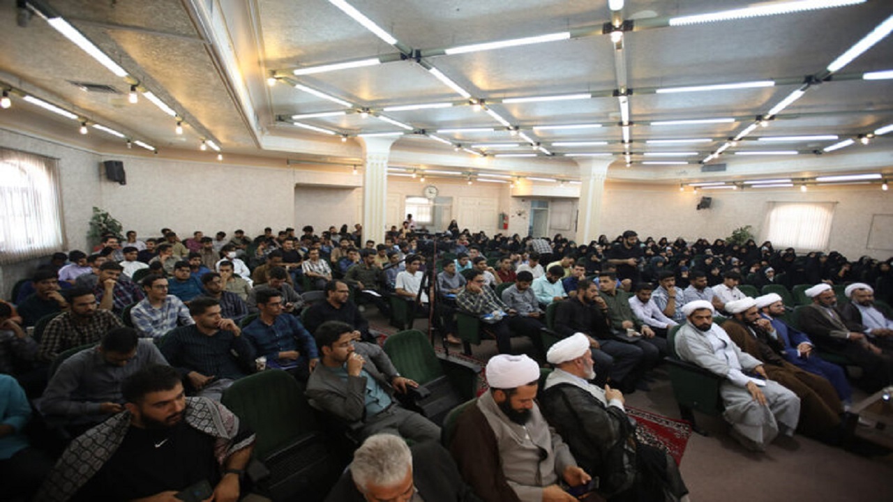 مسئولان برای رفع محرومیت از استان سیستان و بلوچستان تلاش کنند