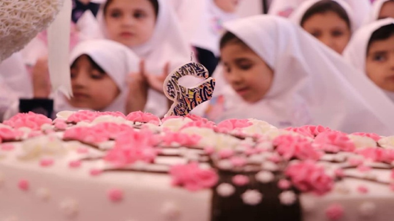 برگزاری جشن شکوفه‌ها با حضور هزار و ۷۲۷ دانش آموز کلاس اولی در باغملک