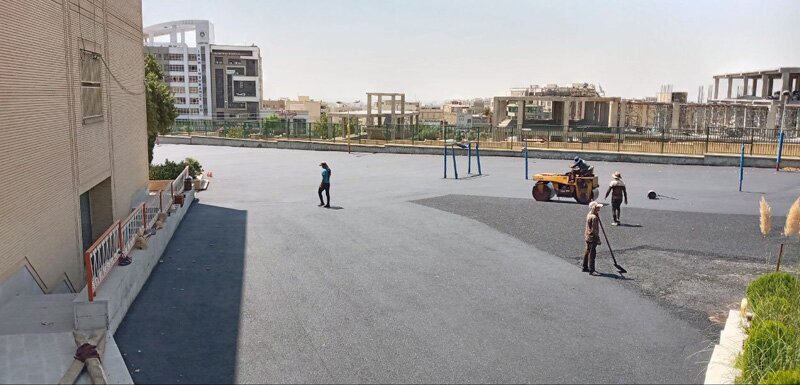 نوسازی آسفالت محوطه مدارس دولتی شهر کرج انجام شد