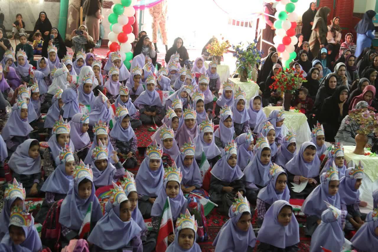 برگزاری جشن شکوفه‌ها در مدارس شهرستان زرند