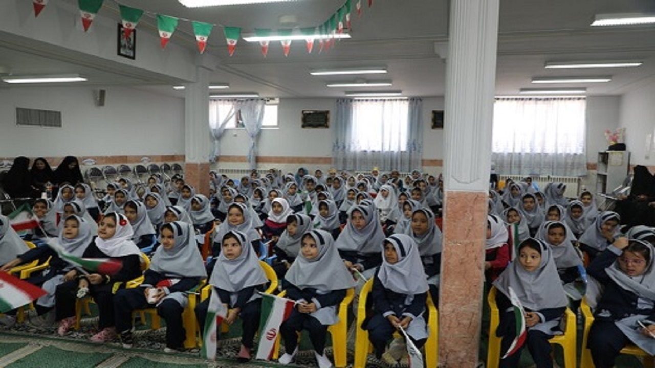 ۳۲ هزار دانش آموز کلاس اولی در قم سال تحصیلی جدید را آغاز کردند