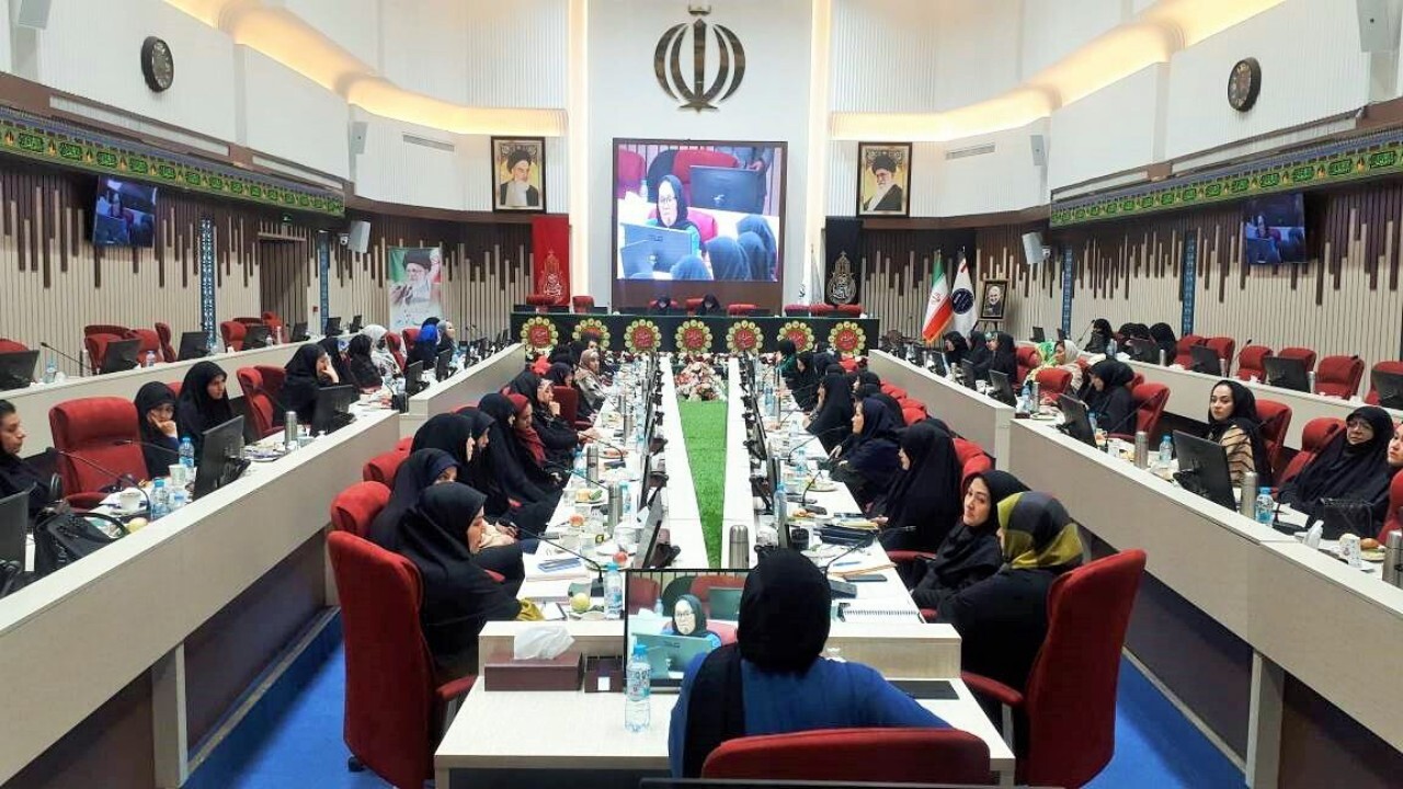 نشست هم اندیشی بانوان نخبه افغانستانی در مشهد