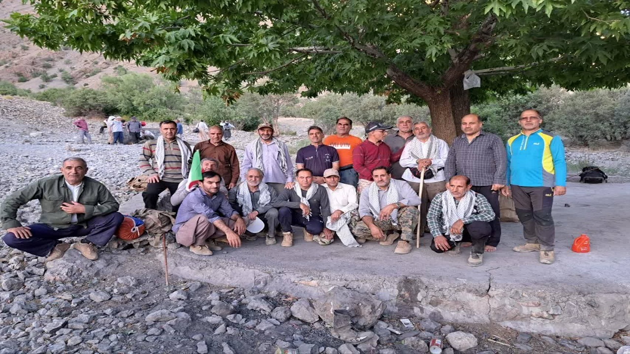 راهپیمایی در مسیر دریاچه گهر به مناسبت یادواره ۶۵۵۲ شهید لرستان