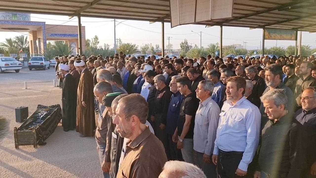 تشییع و خاکسپاری مادر شهید حسین زرگر در شهر خور