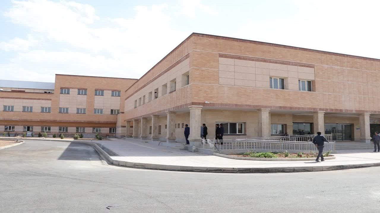 بیمارستان ۱۴۴ تخت‌خوابی خمین تکمیل شد