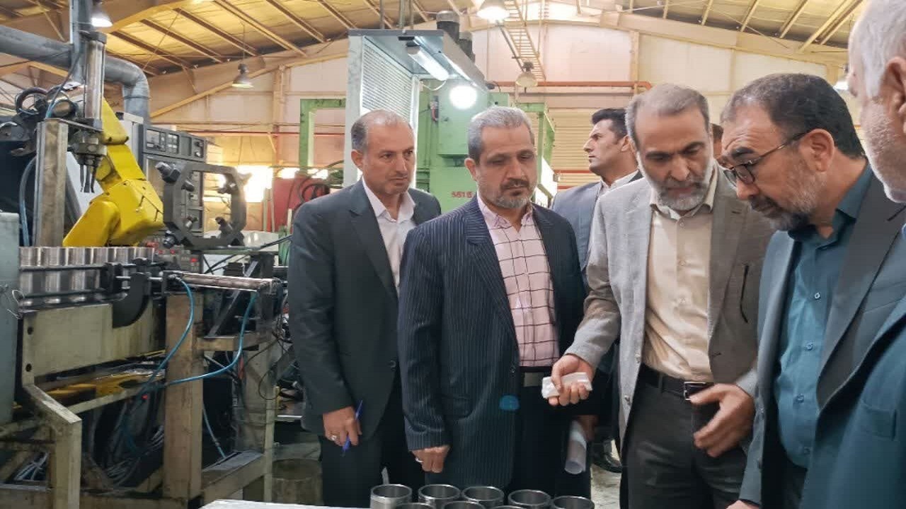 قطعه‌سازی خودرو در استان را حمایت می‌کنیم
