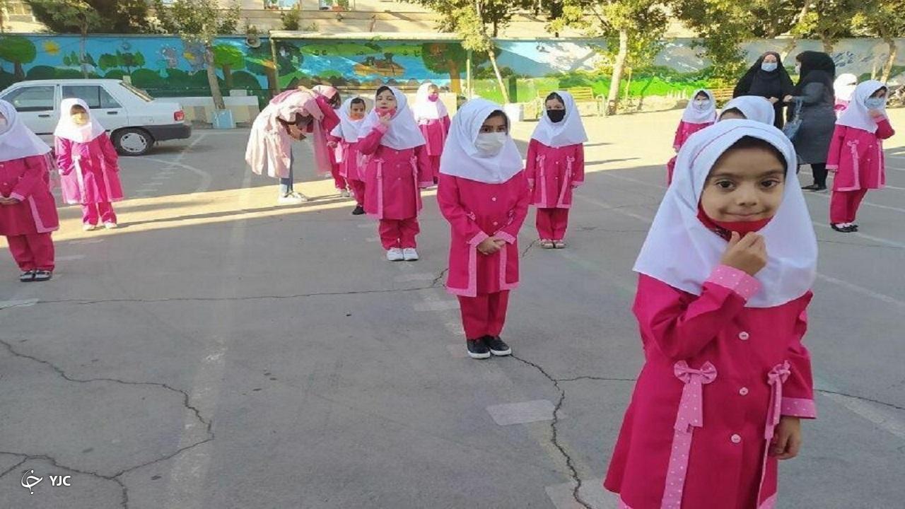 ۴ هزار و ۳۰۰ نوآموز مهابادی سال تحصیلی جدید را آغاز کردند