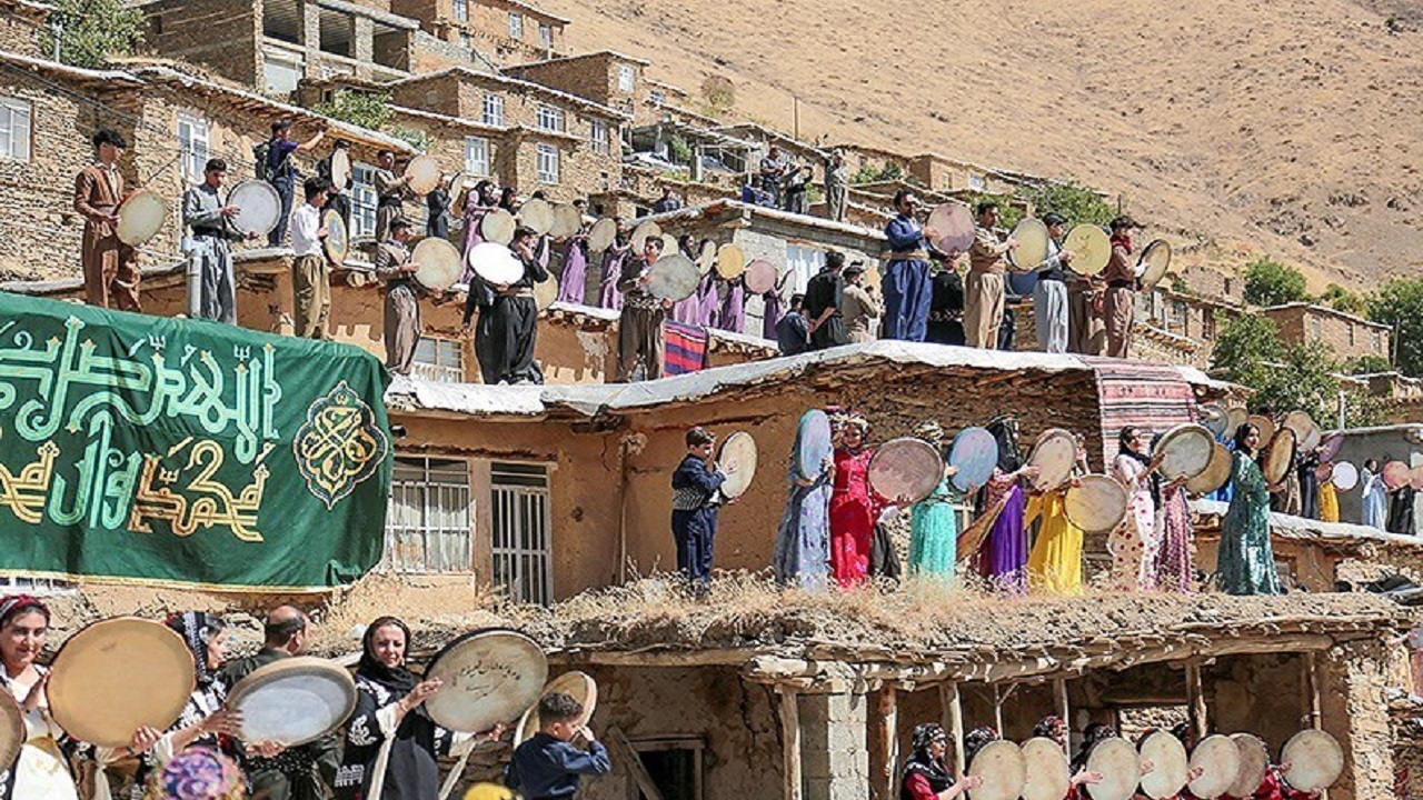 اجتماع بزرگ دف نوازان ایران در روستای هشمیز سنندج