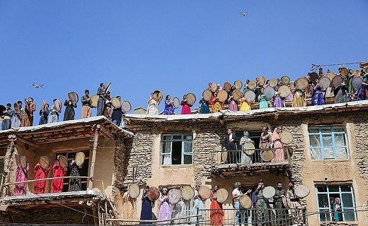 اجتماع بزرگ دف نوازان ایران در روستای هشمیز سنندج