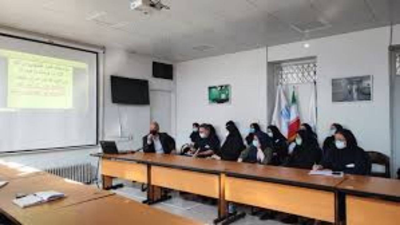 برگزاری کارگاه آموزشی گزارش نویسی و خبر نویسی در کرمان