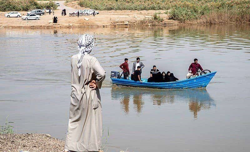 تردد با قایق از رودخانه