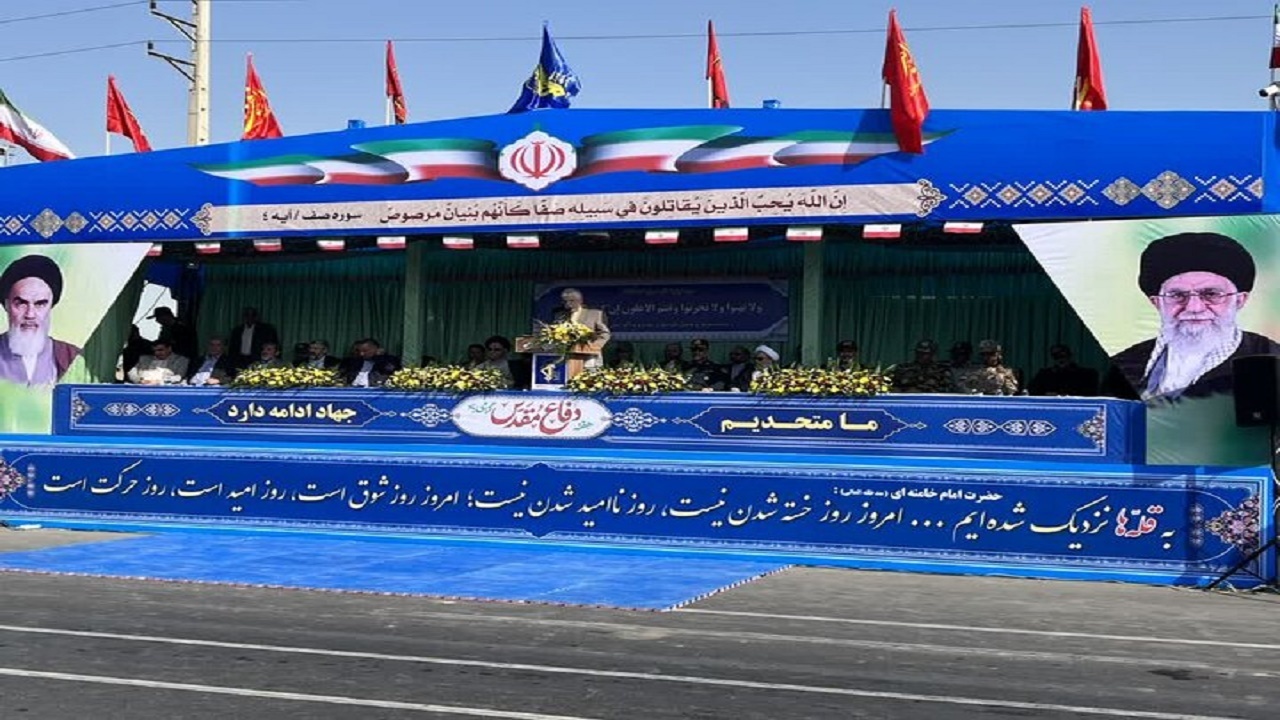 دفاع مقدس الگویی است که می تواند در تمامی بحران ها مفید باشد
