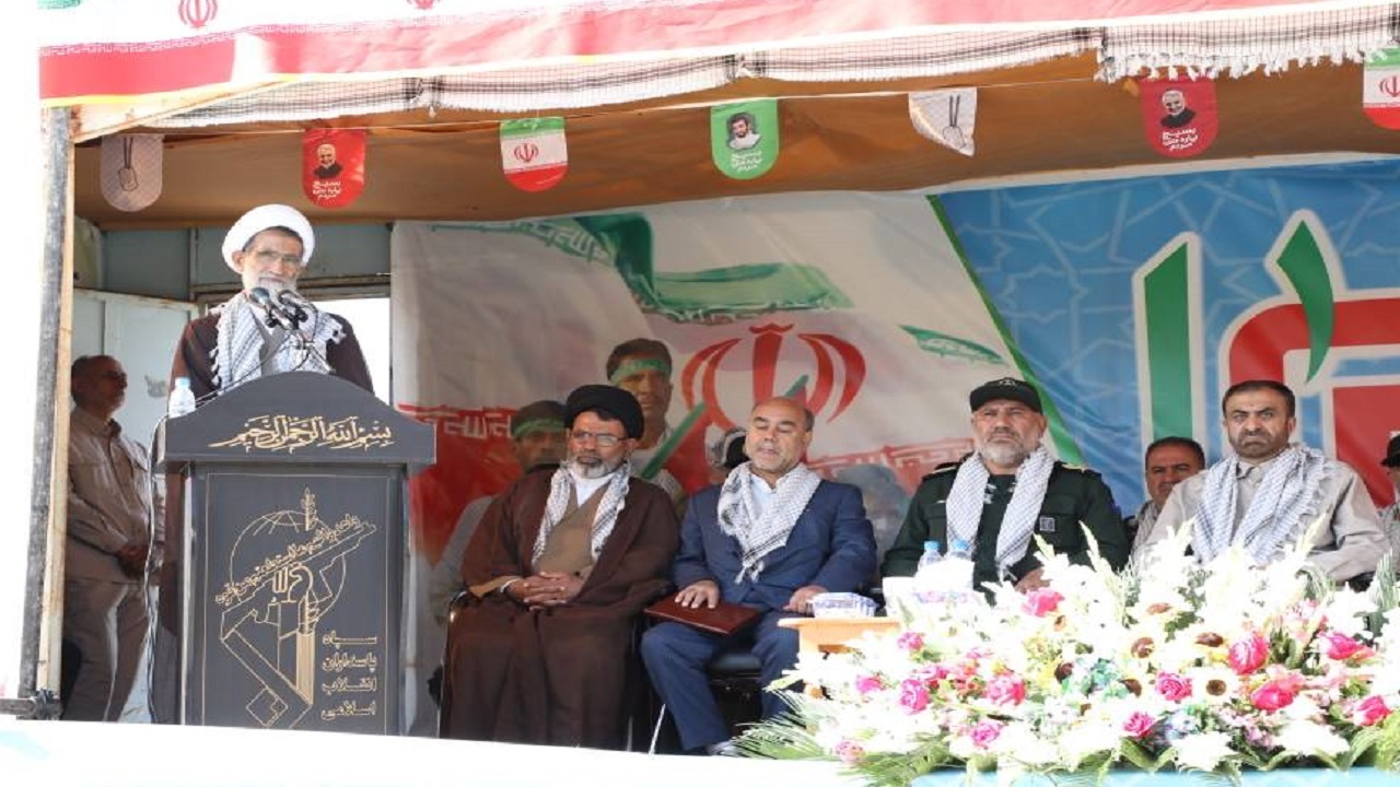 انقلاب اسلامی جوانان اهل مقاومت و ایستادگی تربیت کرده است