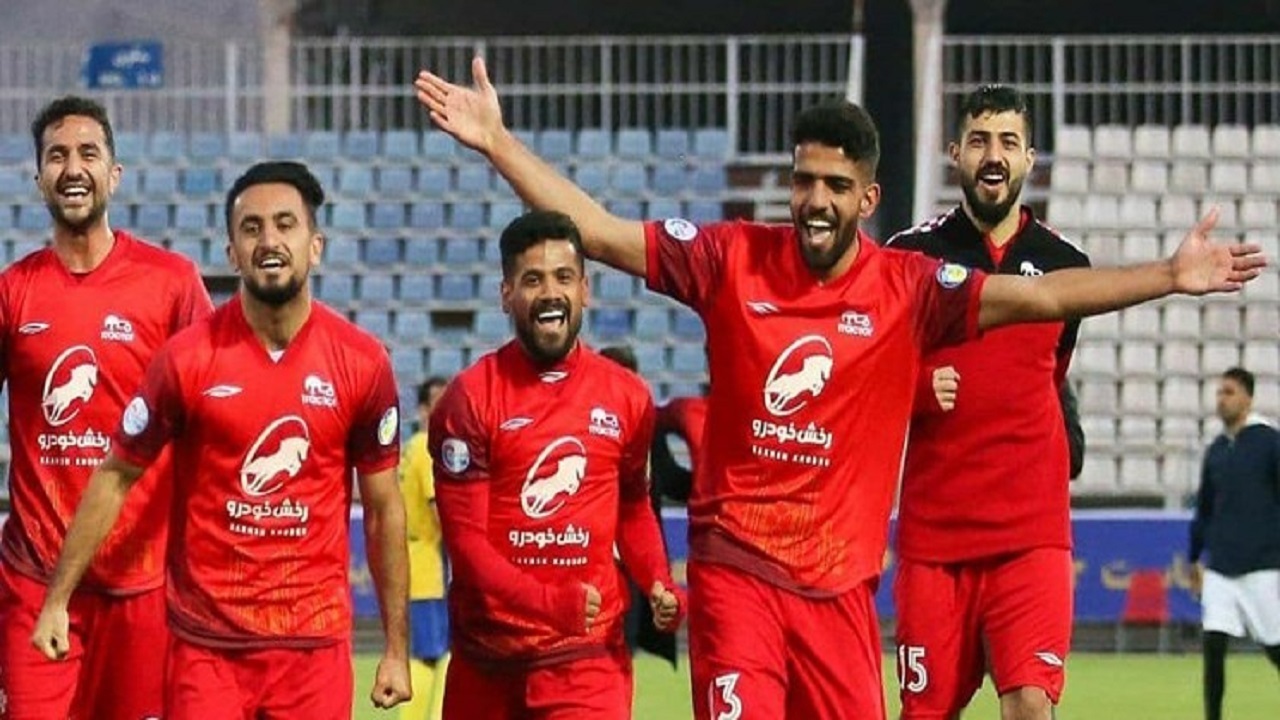 بازیکن مصدوم ذوب‌آ‌هن در انتظار تست پزشکی