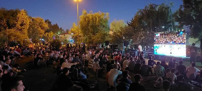پخش مسابقات والیبال در بوستان