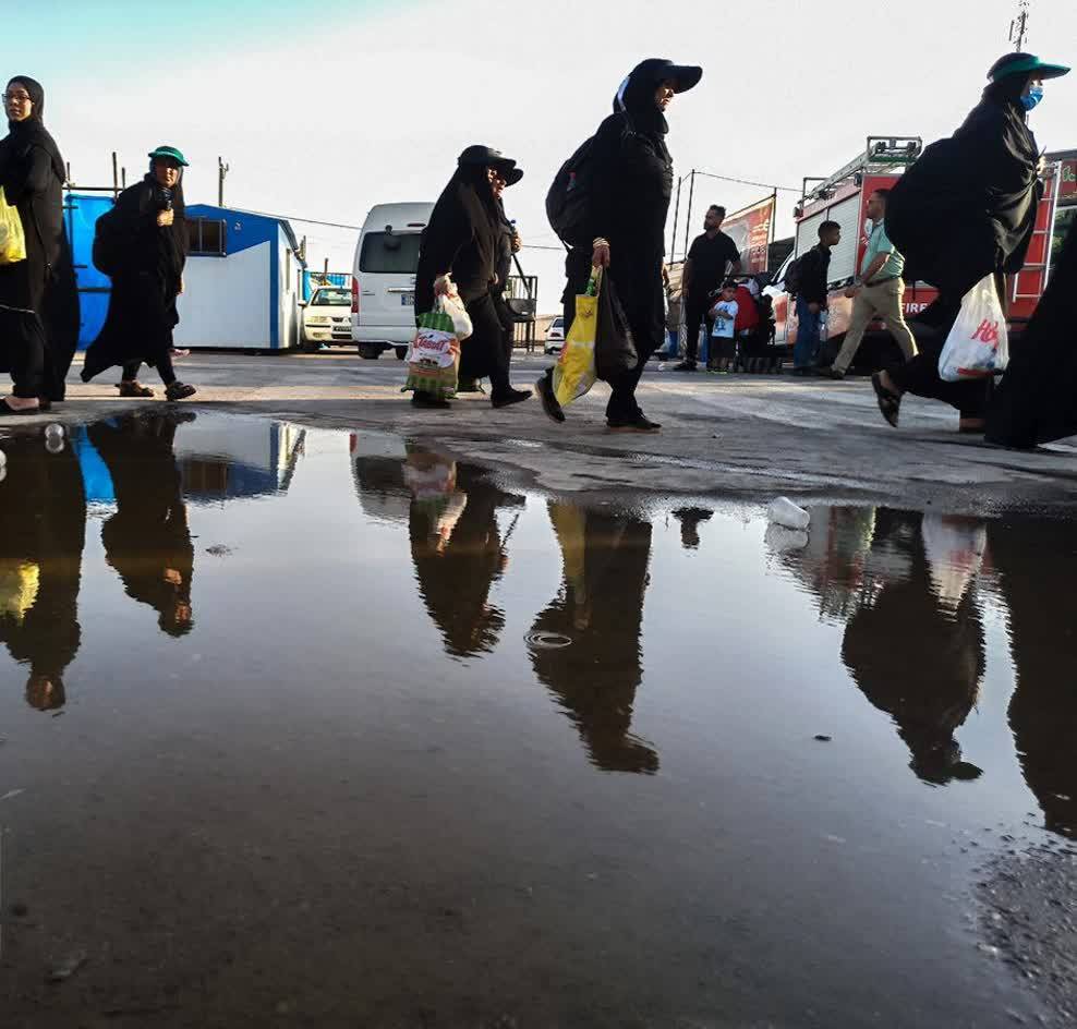 حال و هوای زائران اربعین حسینی در مرز شلمچه حال و هوای زائران اربعین حسینی در مرز شلمچه